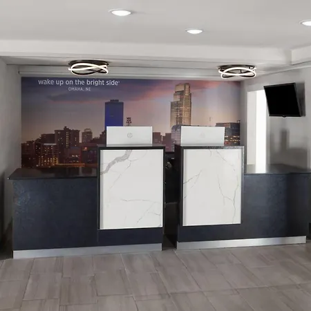 La Quinta Inn By Wyndham Omaha West-2